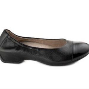 Dansko Lisanne Womens Size 37 Flats Ballet Patent Cap Toe Comfort Black Leather.